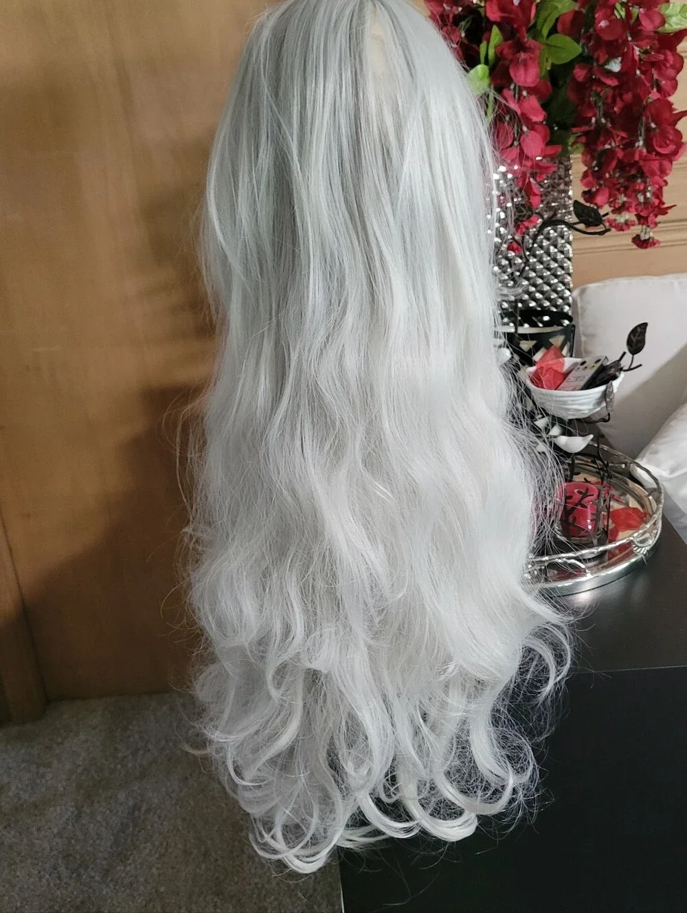 Long Silver Wavy Synthetic Wig for Women - Sleek Elegant Style 26